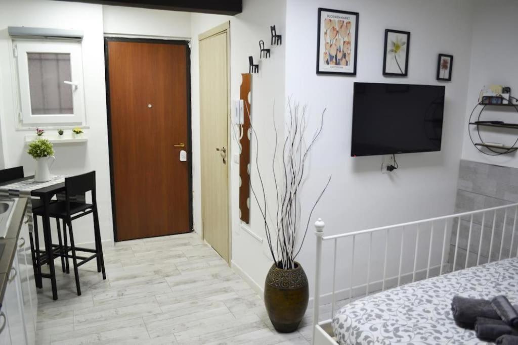 Casa Mya - Studio Flat Неаполь Экстерьер фото